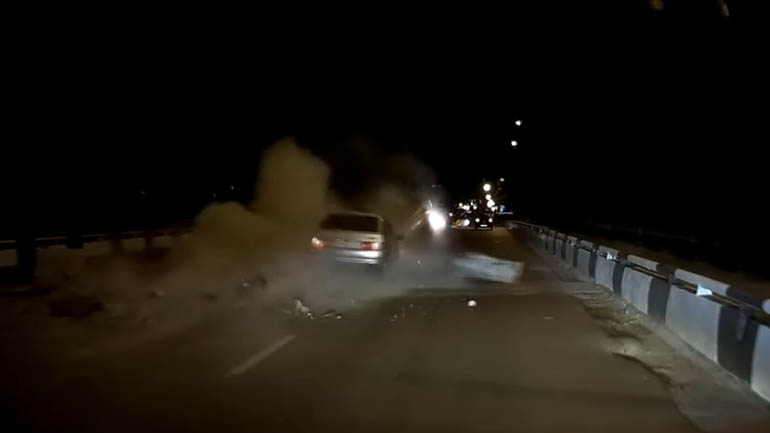 Είχαν αφήσει τα μπάζα στη μέση του αυτοκινητοδρόμου!